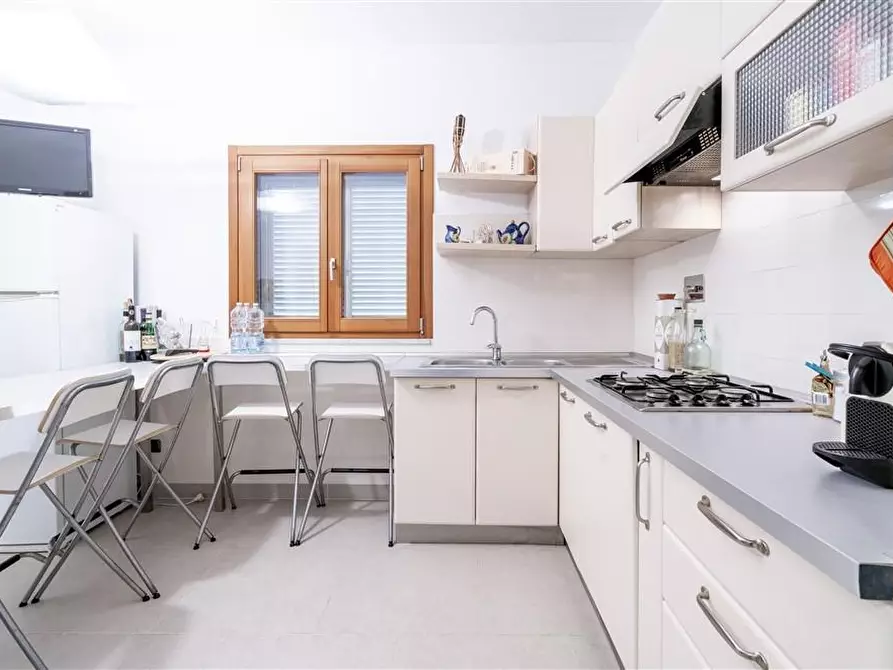 Immagine 10 di Appartamento in vendita  a Montignoso