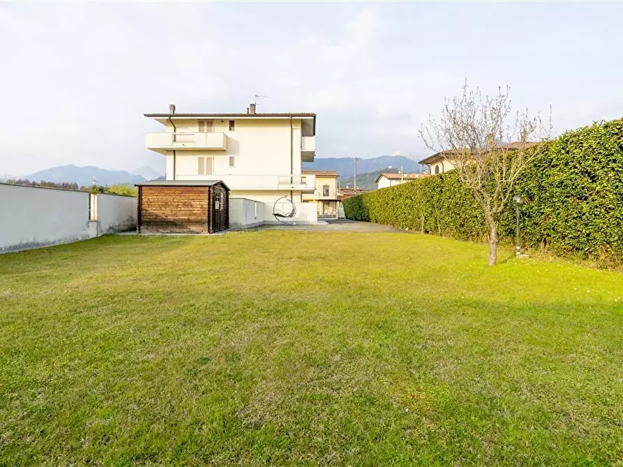 Immagine 22 di Villa in vendita  a Montignoso