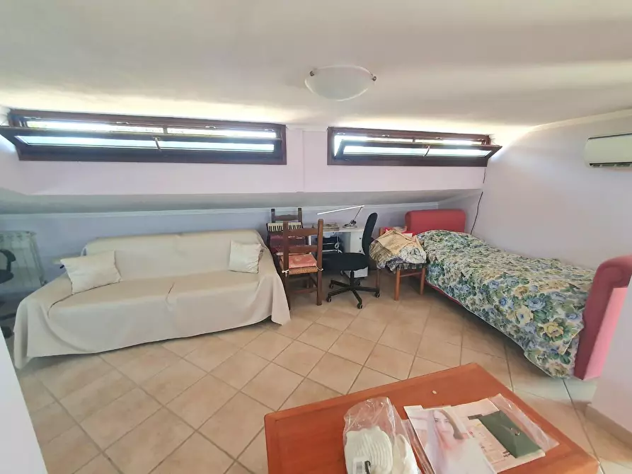 Immagine 61 di Villa in vendita  a Lucca