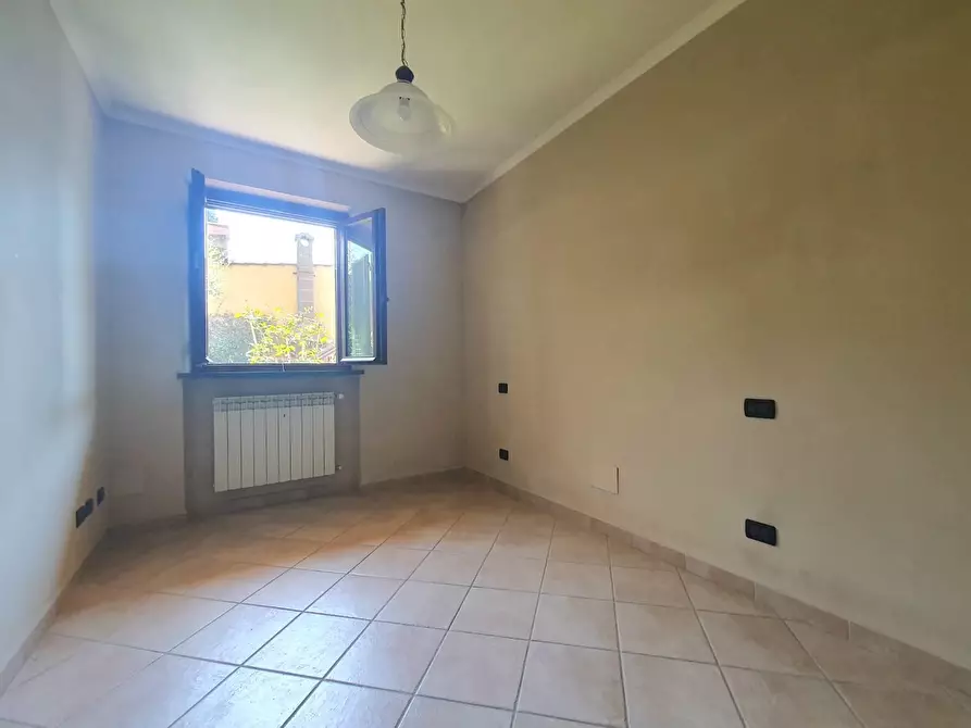 Immagine 18 di Villa in vendita  a Lucca