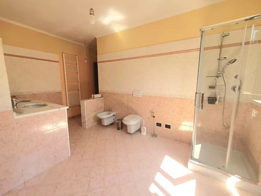 Immagine 22 di Villa in vendita  a Lucca