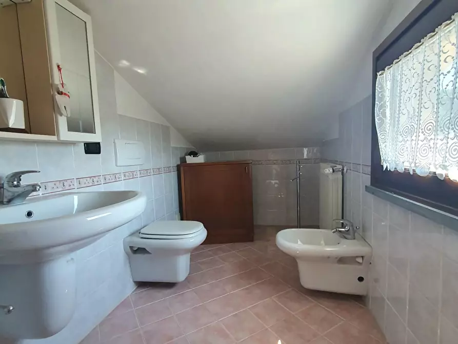 Immagine 63 di Villa in vendita  a Lucca