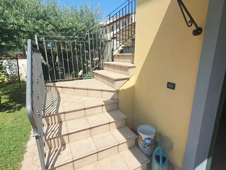 Immagine 28 di Villa in vendita  a Lucca