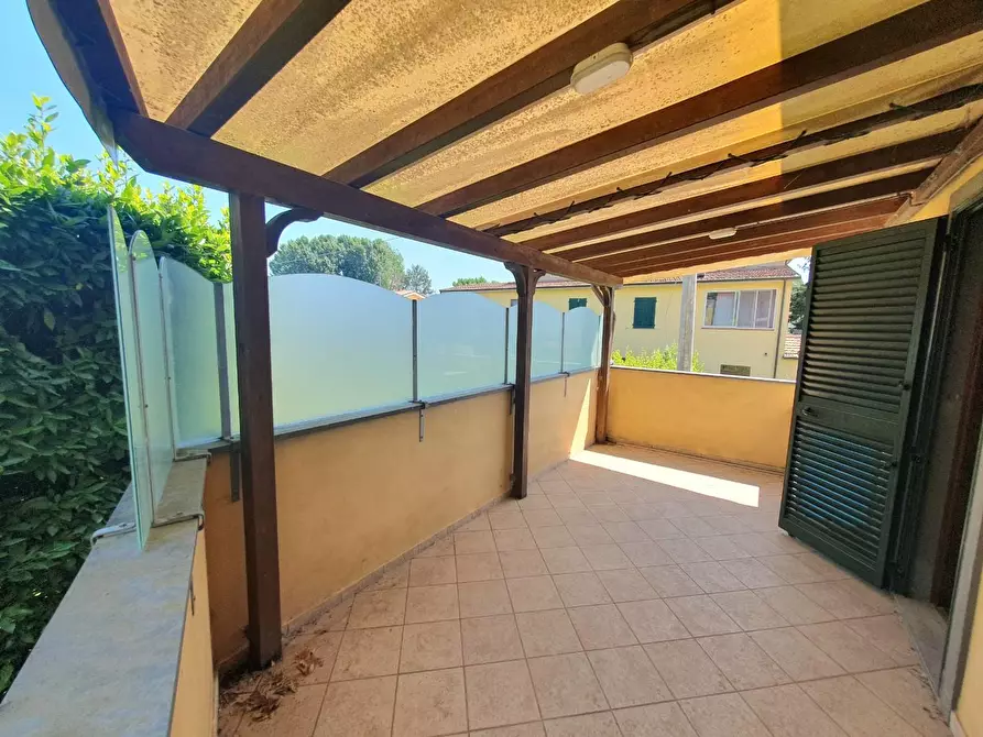 Immagine 42 di Villa in vendita  a Lucca