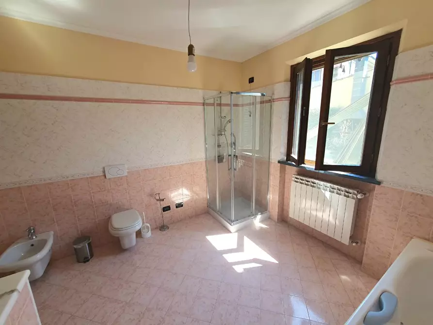 Immagine 25 di Villa in vendita  a Lucca