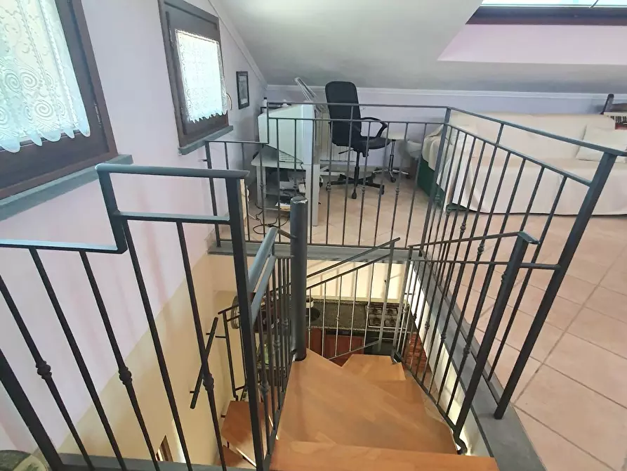 Immagine 65 di Villa in vendita  a Lucca