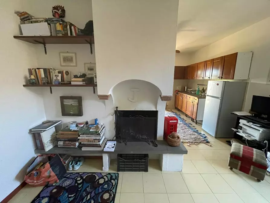 Immagine 19 di Palazzo in vendita  a Montignoso