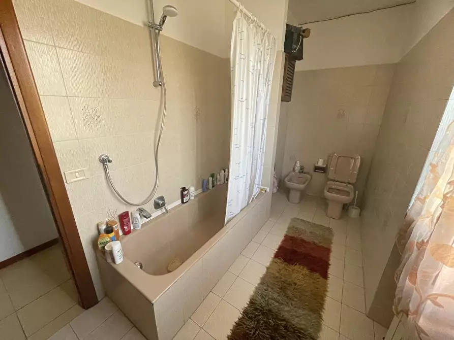 Immagine 25 di Palazzo in vendita  a Montignoso