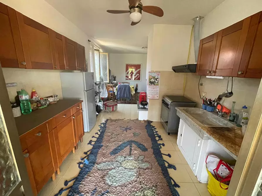 Immagine 21 di Palazzo in vendita  a Montignoso