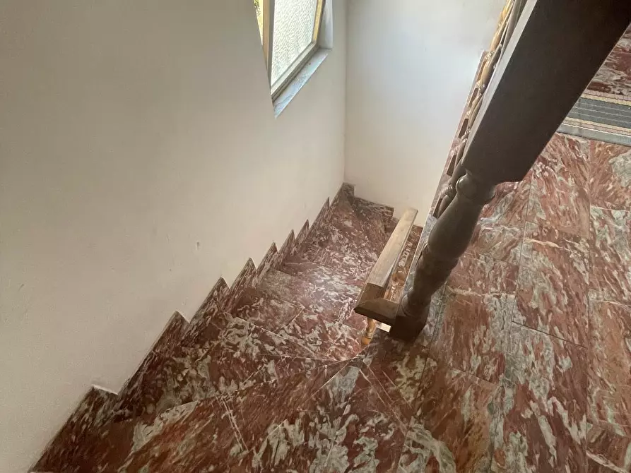 Immagine 3 di Palazzo in vendita  a Montignoso