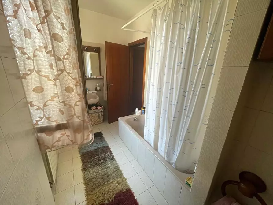 Immagine 27 di Palazzo in vendita  a Montignoso