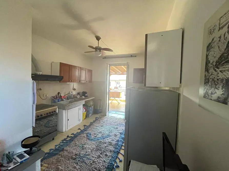 Immagine 20 di Palazzo in vendita  a Montignoso