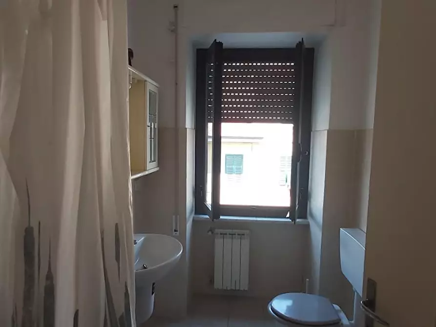 Immagine 3 di Appartamento in affitto  a Carrara