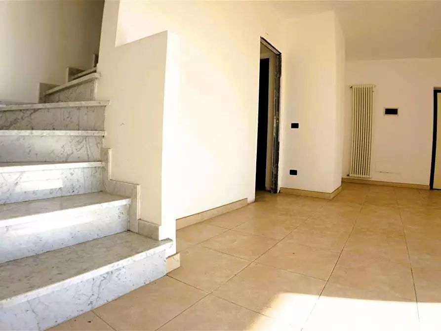 Immagine 8 di Casa trifamiliare in vendita  a Carrara