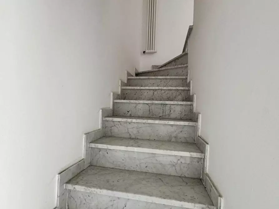 Immagine 9 di Casa trifamiliare in vendita  a Carrara