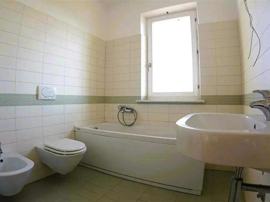 Immagine 12 di Casa trifamiliare in vendita  a Carrara