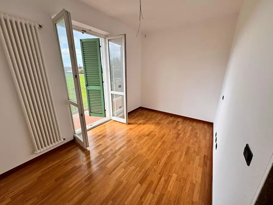 Immagine 10 di Casa trifamiliare in vendita  a Carrara