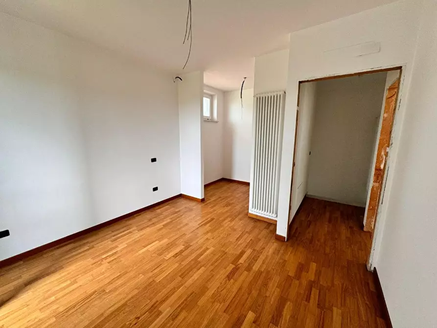 Immagine 11 di Casa trifamiliare in vendita  a Carrara