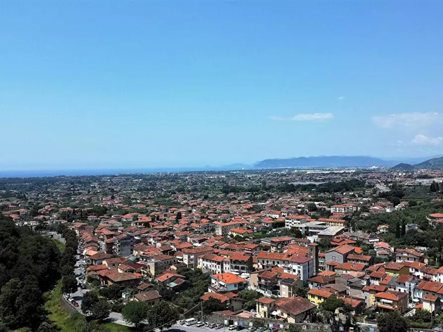 Immagine 34 di Villa in vendita  a Montignoso