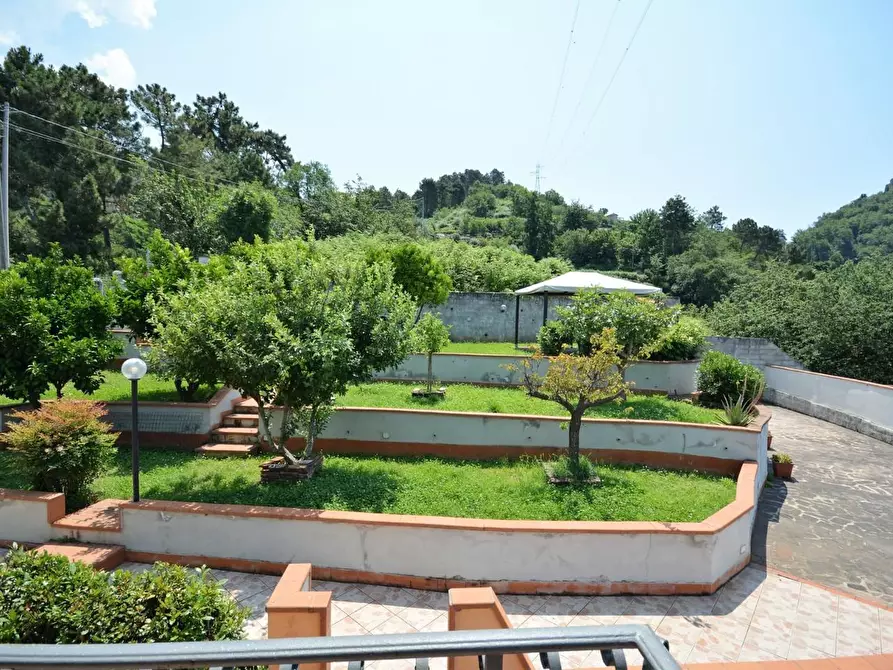 Immagine 30 di Villa in vendita  a Montignoso