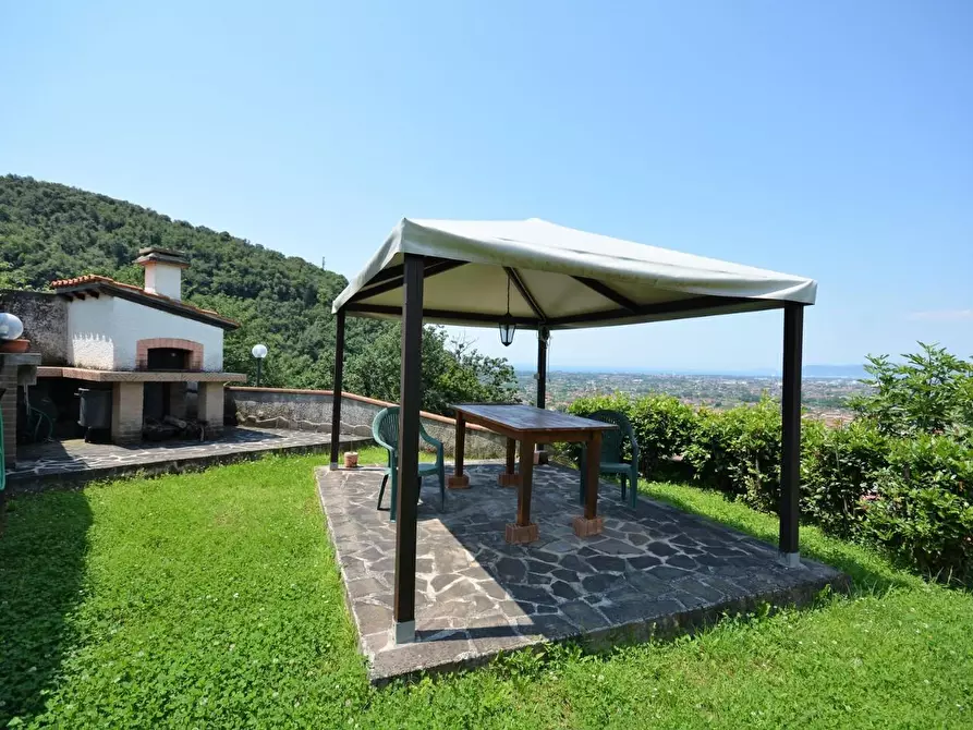 Immagine 31 di Villa in vendita  a Montignoso