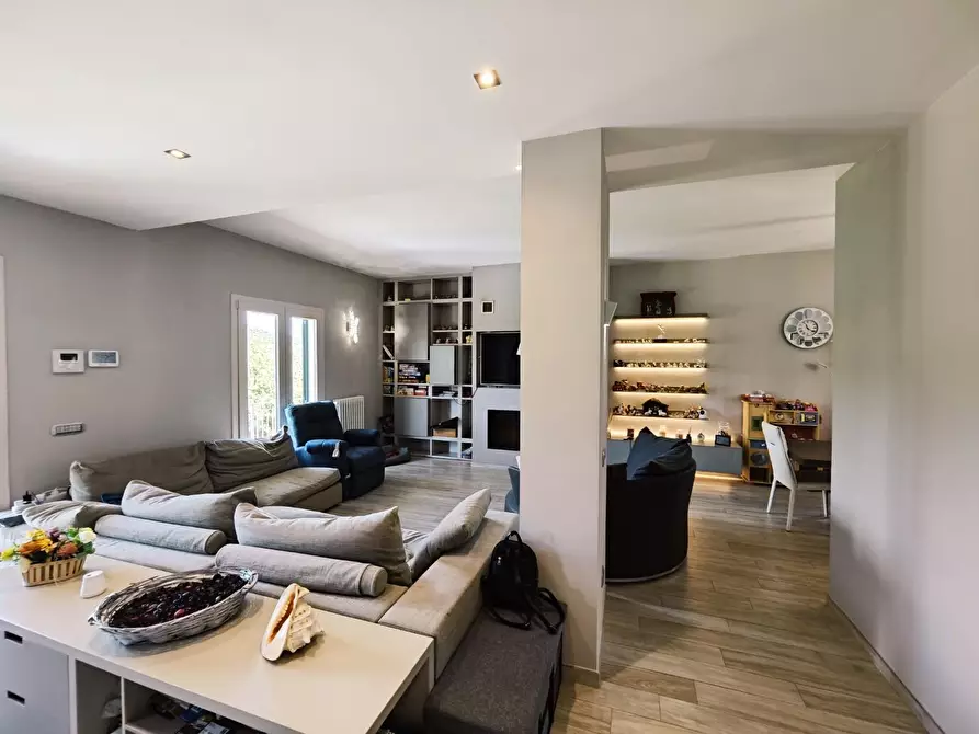 Immagine 17 di Villa in vendita  a Casciana Terme Lari