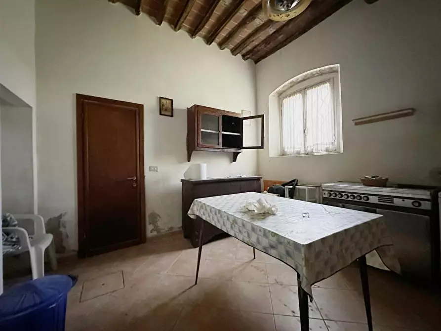 Immagine 7 di Porzione di casa in vendita  a Lucca