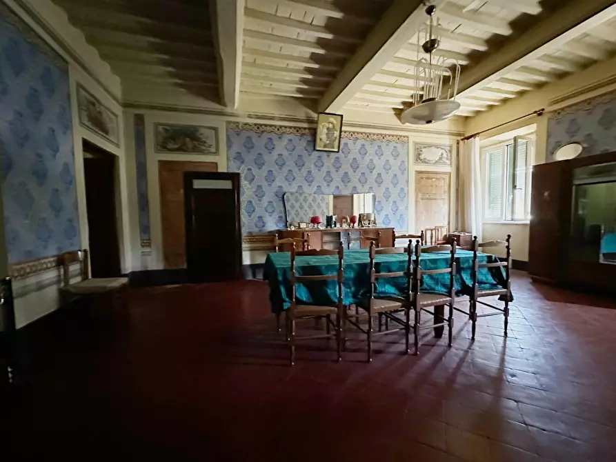 Immagine 10 di Porzione di casa in vendita  a Lucca