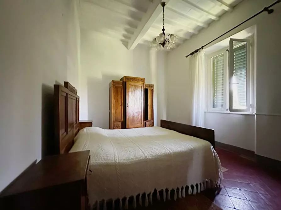 Immagine 16 di Porzione di casa in vendita  a Lucca