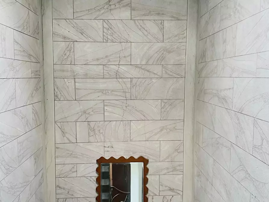 Immagine 26 di Porzione di casa in vendita  a Lucca