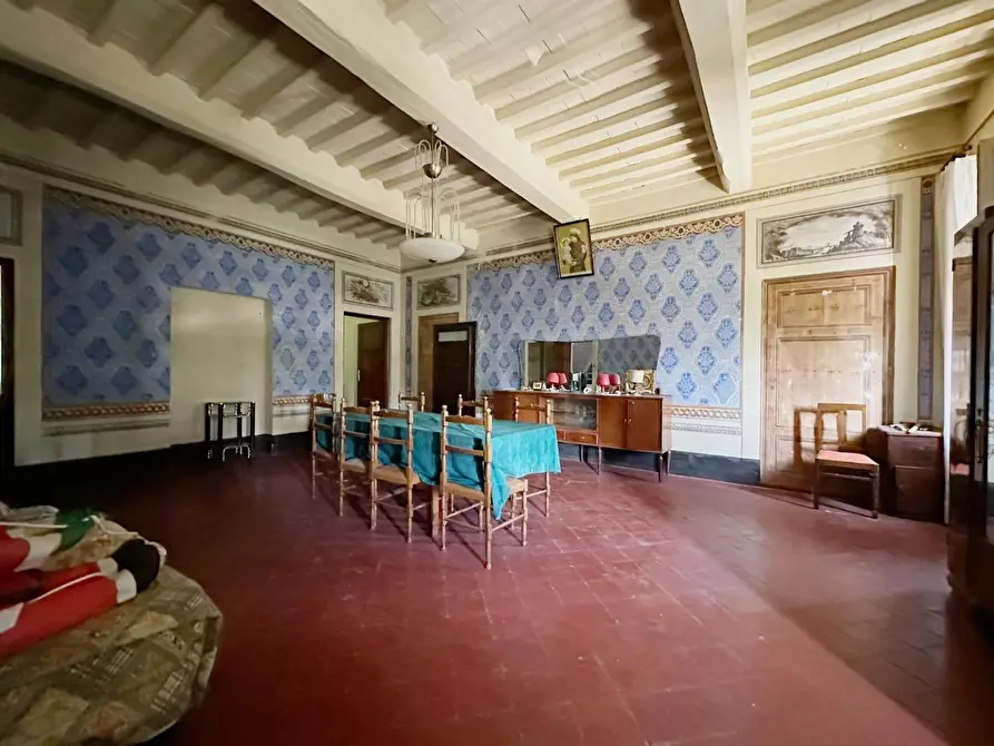 Immagine 1 di Porzione di casa in vendita  a Lucca