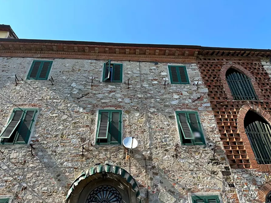 Immagine 30 di Porzione di casa in vendita  a Lucca