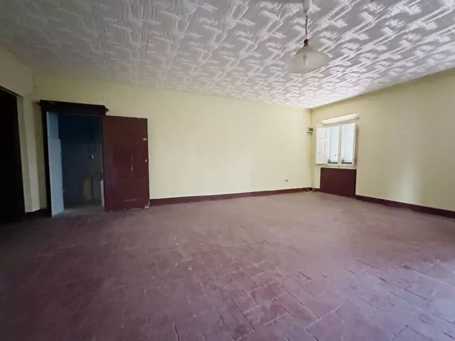 Immagine 19 di Porzione di casa in vendita  a Lucca