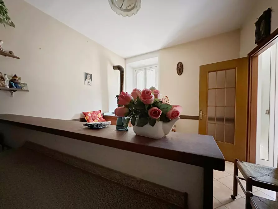 Immagine 5 di Porzione di casa in vendita  a Lucca