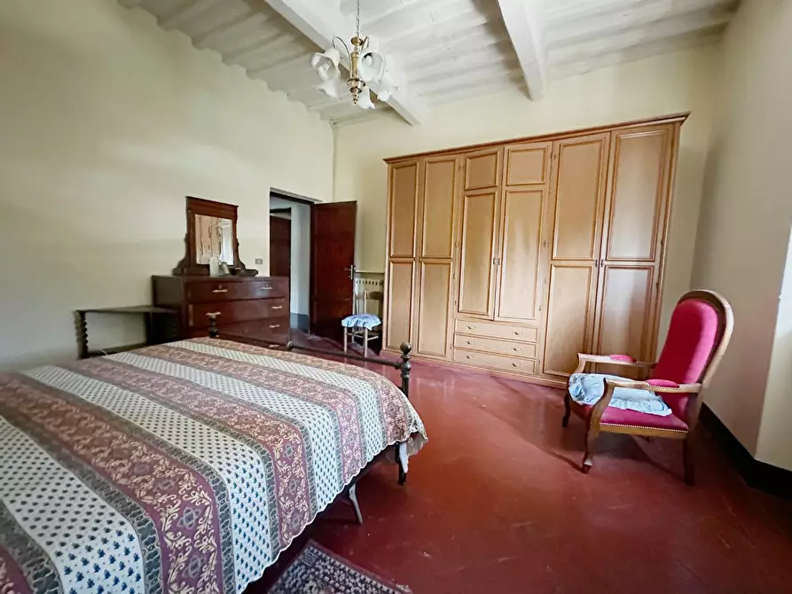 Immagine 15 di Porzione di casa in vendita  a Lucca