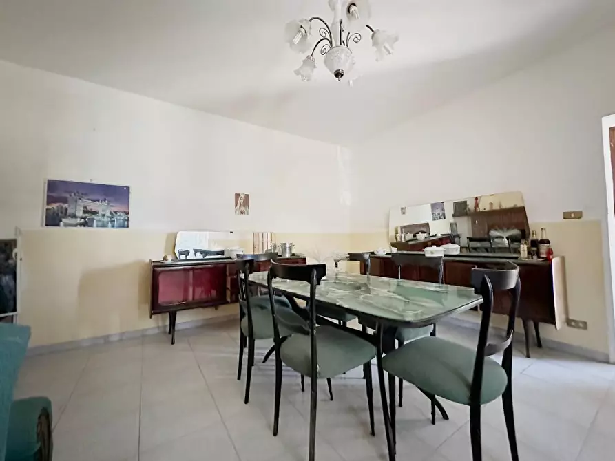 Immagine 3 di Porzione di casa in vendita  a Lucca