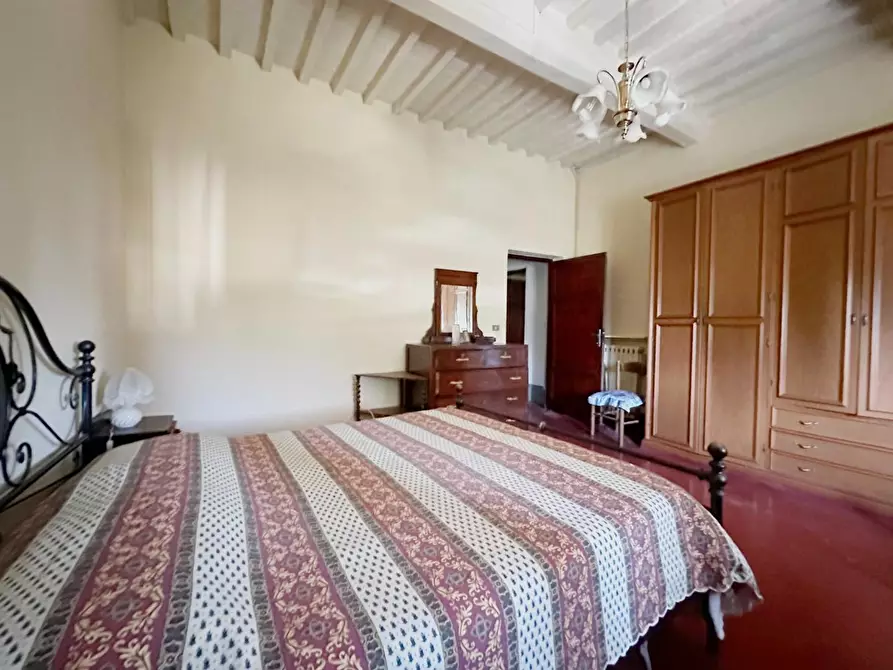 Immagine 13 di Porzione di casa in vendita  a Lucca