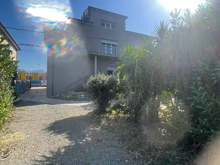 Immagine 2 di Appartamento in vendita  a Ortonovo