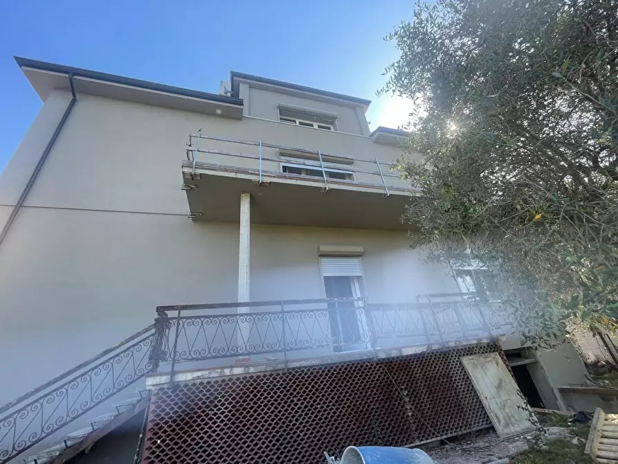 Immagine 11 di Appartamento in vendita  a Ortonovo