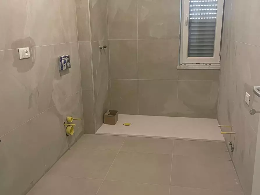 Immagine 3 di Appartamento in vendita  a Ortonovo