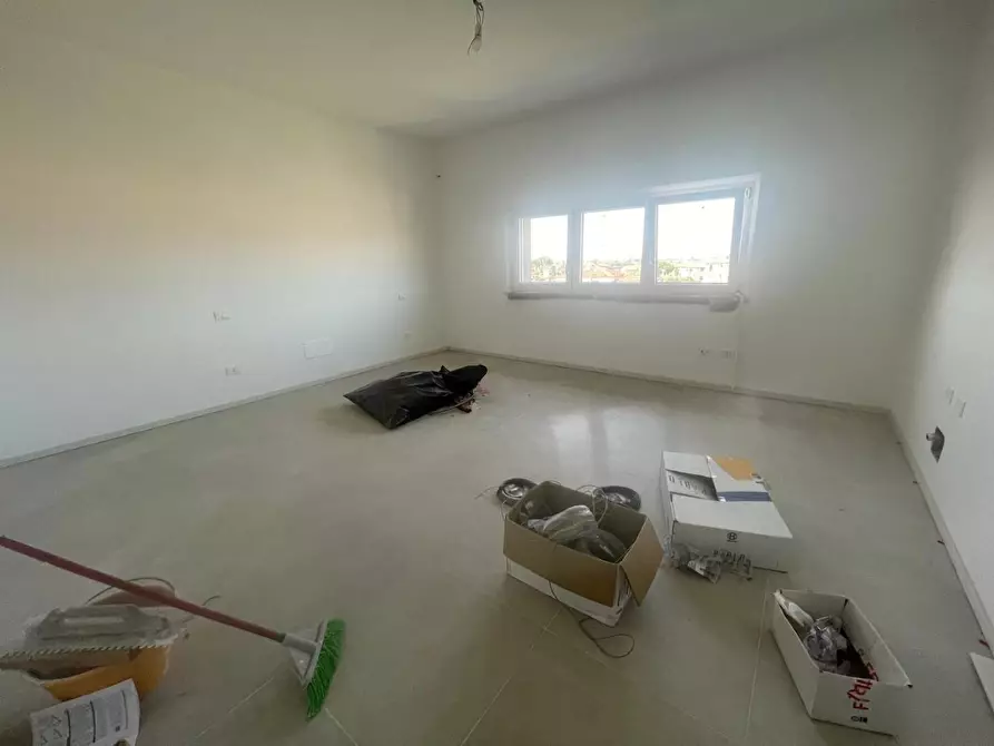 Immagine 12 di Appartamento in vendita  a Ortonovo