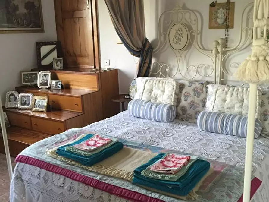 Immagine 14 di Casa colonica in vendita  a San Quirico D'orcia