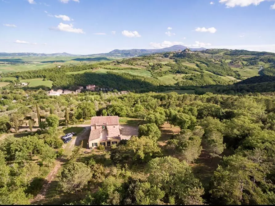 Immagine 2 di Casa colonica in vendita  a San Quirico D'orcia