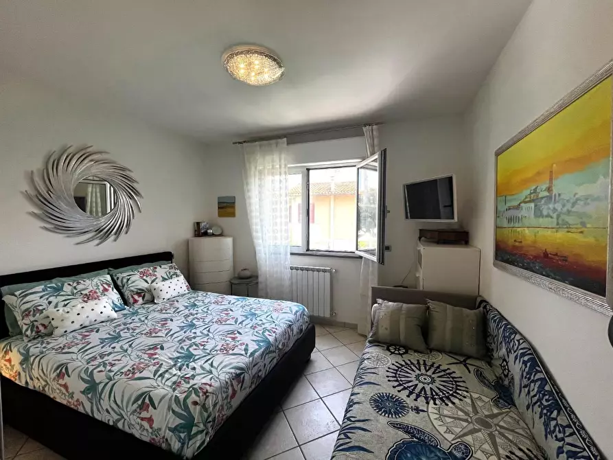 Immagine 17 di Appartamento in vendita  a Rosignano Marittimo