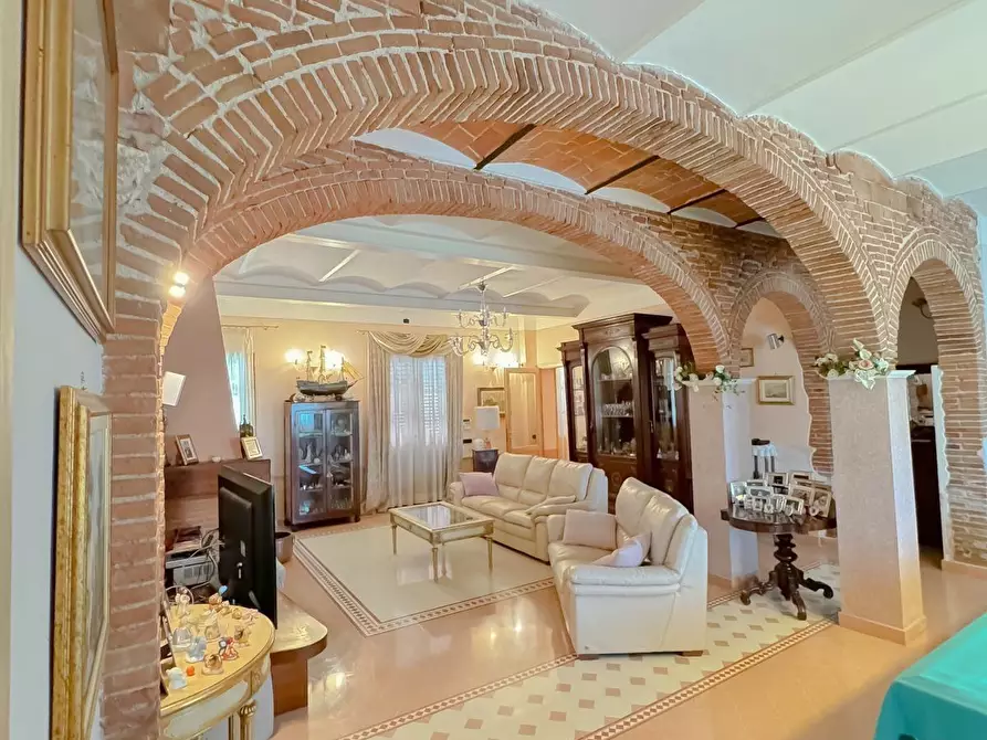 Immagine 8 di Rustico / casale in vendita  a Cascina