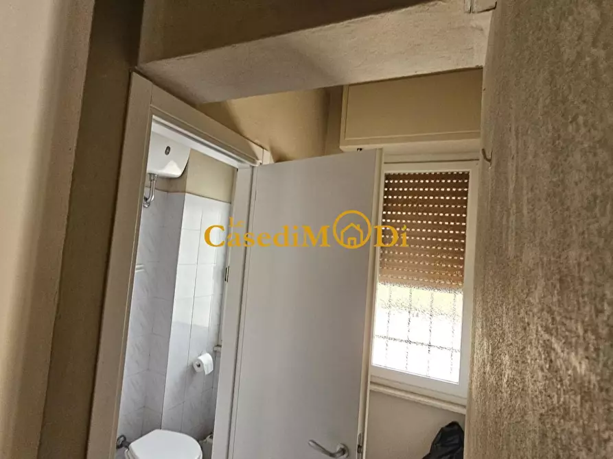 Immagine 8 di Locale commerciale in vendita  a Pisa