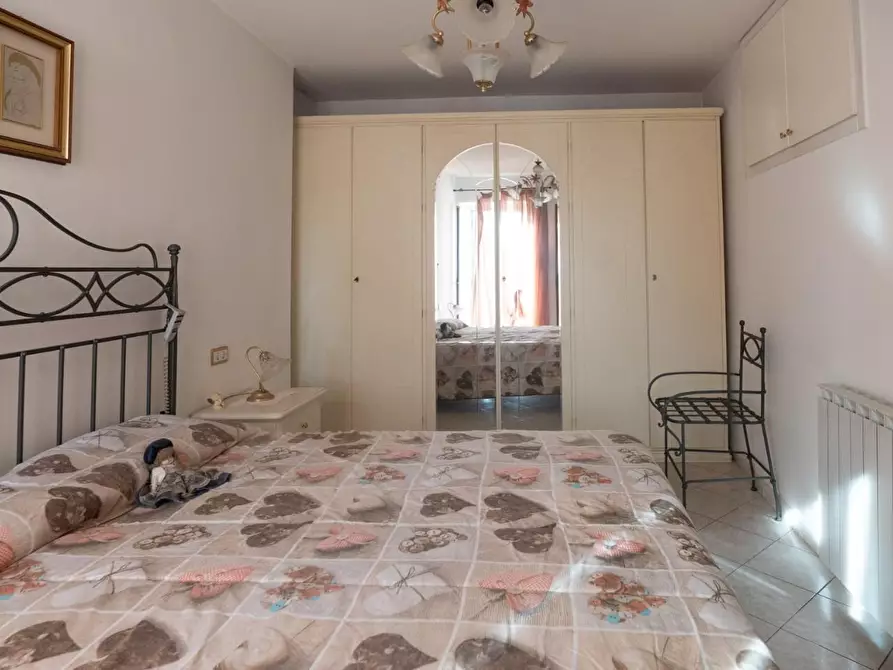 Immagine 14 di Casa semindipendente in vendita  a Sarzana