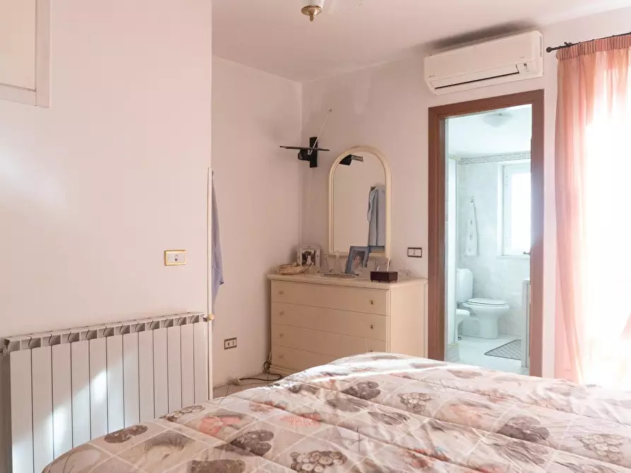 Immagine 16 di Casa semindipendente in vendita  a Sarzana