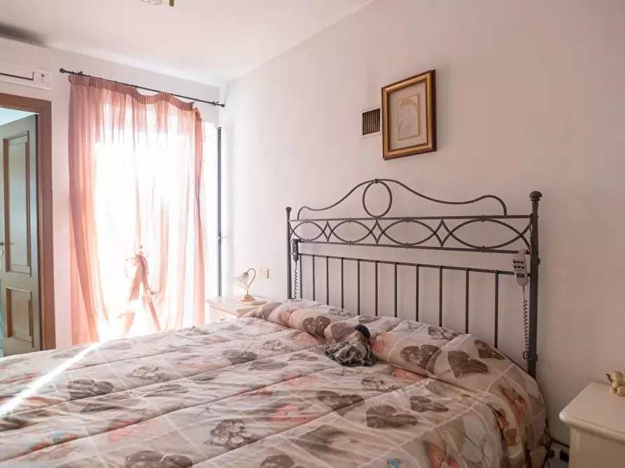 Immagine 17 di Casa semindipendente in vendita  a Sarzana