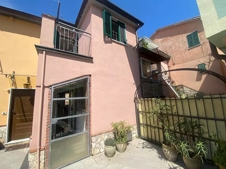 Immagine 31 di Casa semindipendente in vendita  a Sarzana